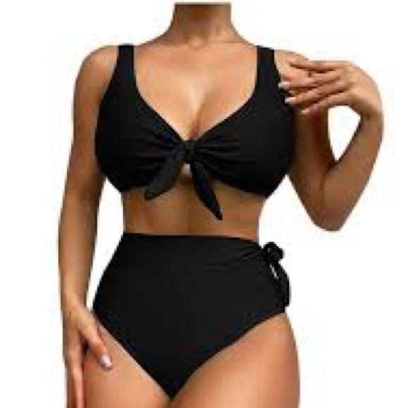 New! 🏖️ Chic & Comfortable Black V-Neck Bikini Top - Picture 9 of 10